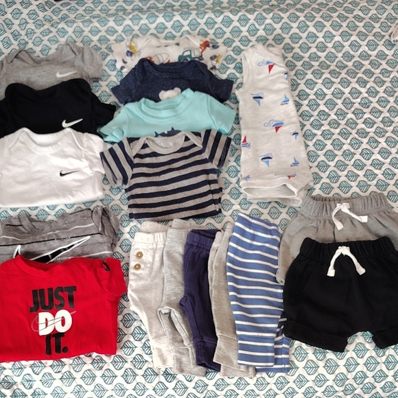 Lot Of 17 Bundle Newborn Clothing Various Brands Nike Carter Cat & Jack Gerber - Picture 1 of 7